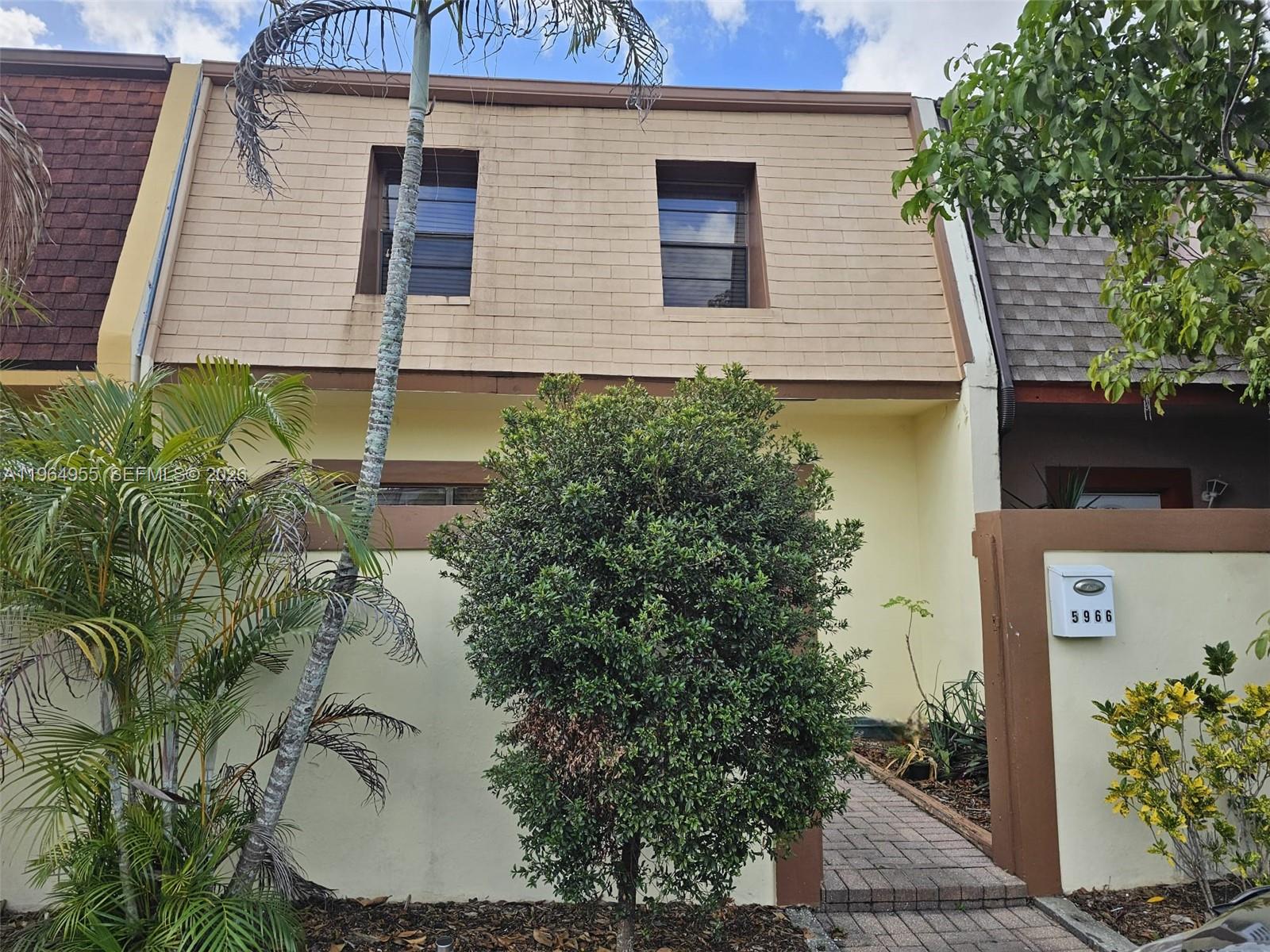 5966 NW 24th Ct Sunrise, FL 33313