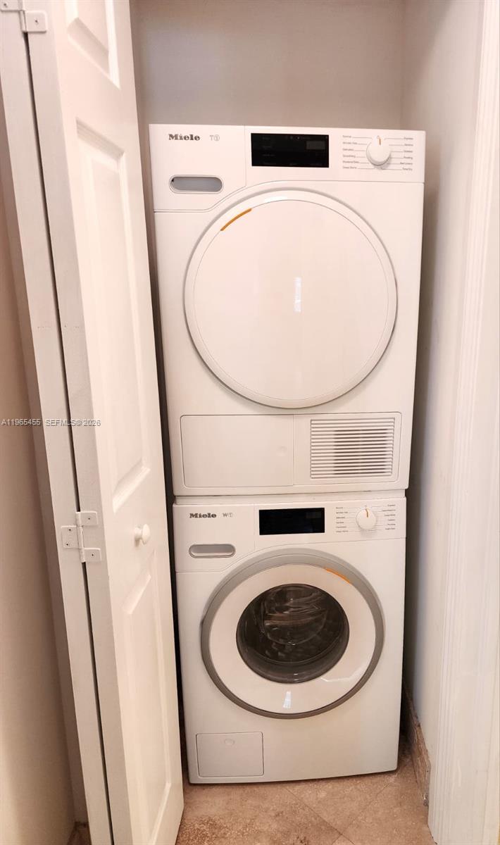 322 Madeira Ave #503 Coral Gables, FL 33134