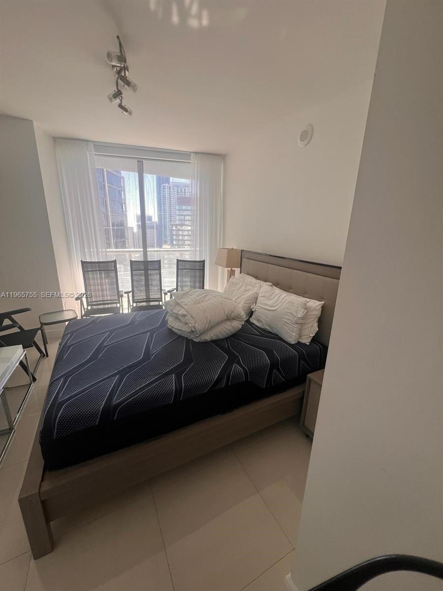 image Icon Brickell I11