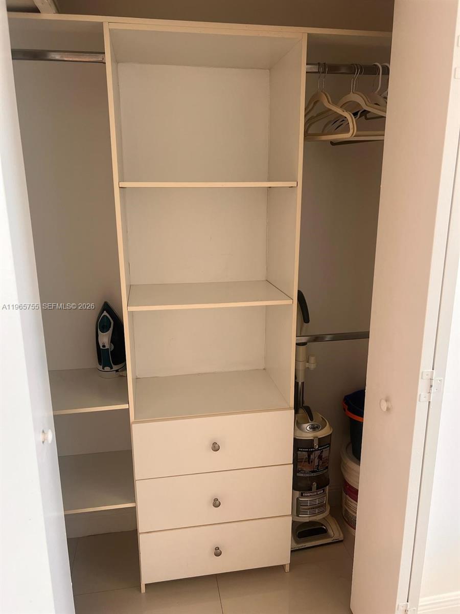 image Icon Brickell I15