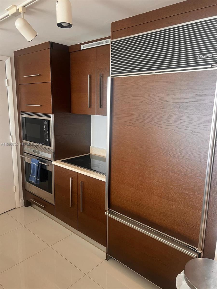 image Icon Brickell I6