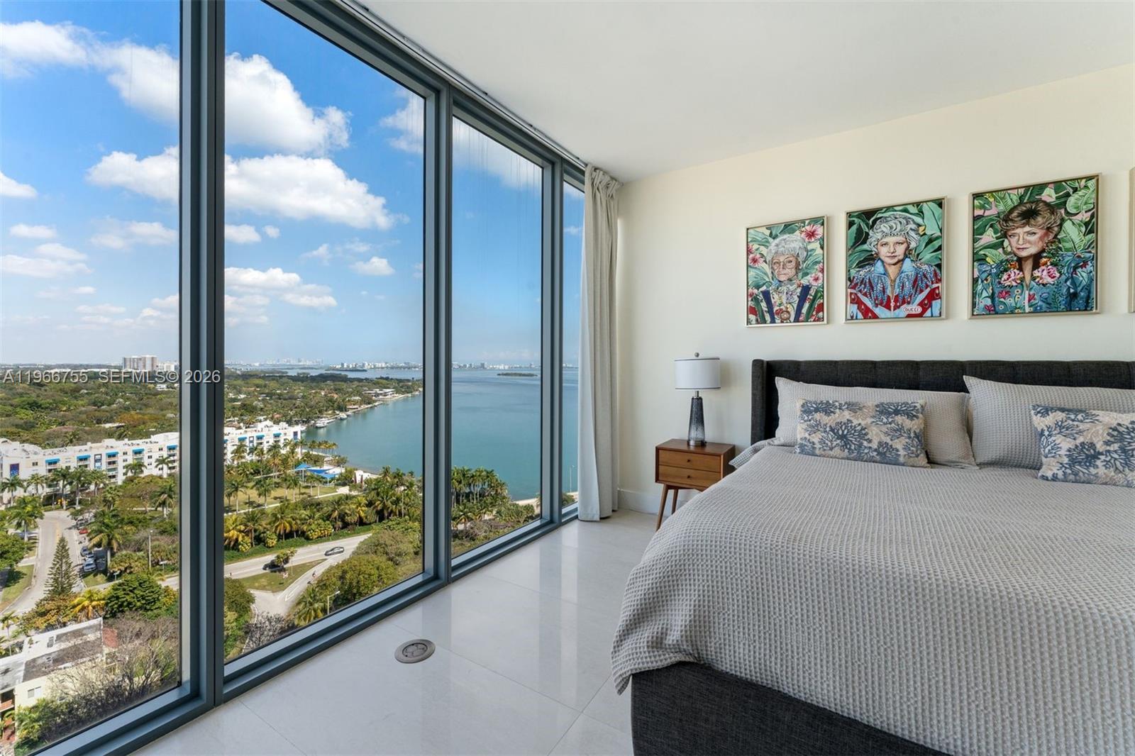 image Blue on the Bay9