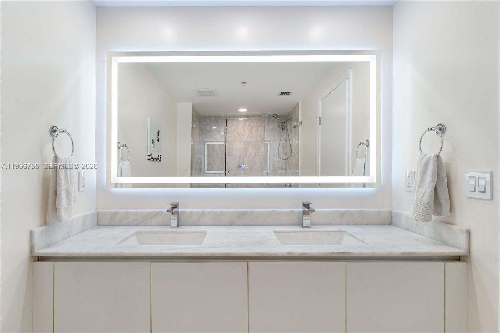 image Blue on the Bay12