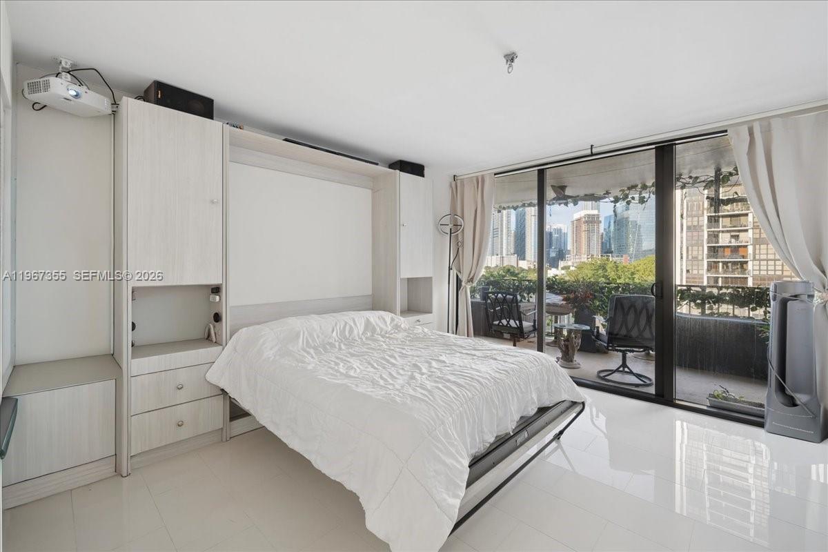 image Brickell Place III13