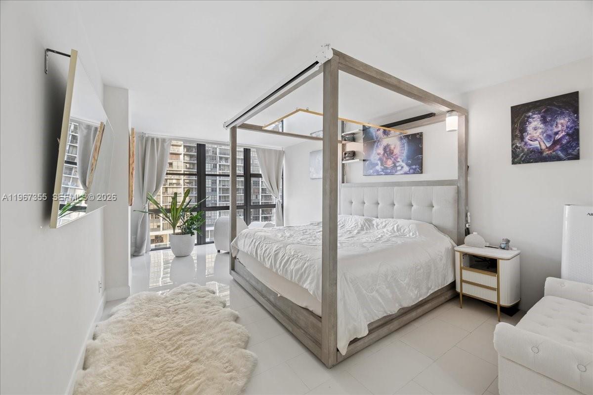 image Brickell Place III16