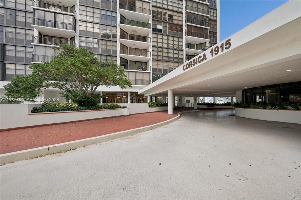 image Brickell Place III32