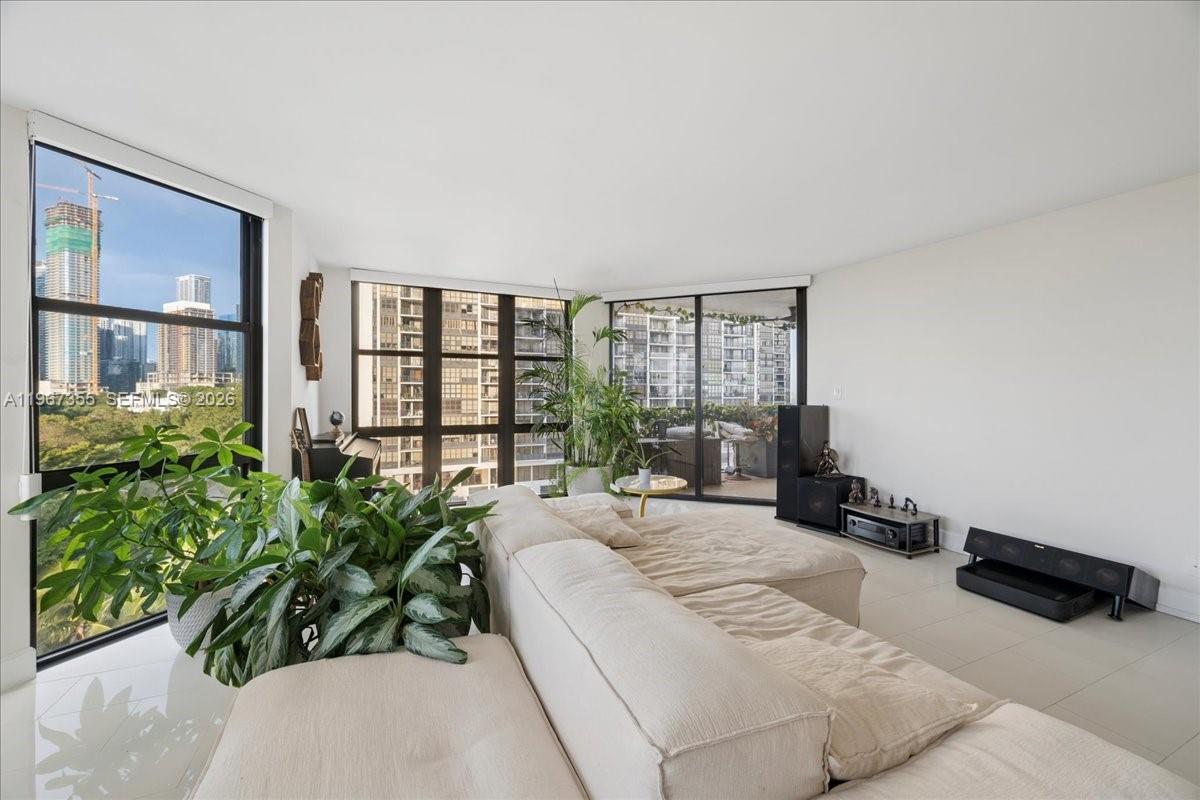 image Brickell Place III7