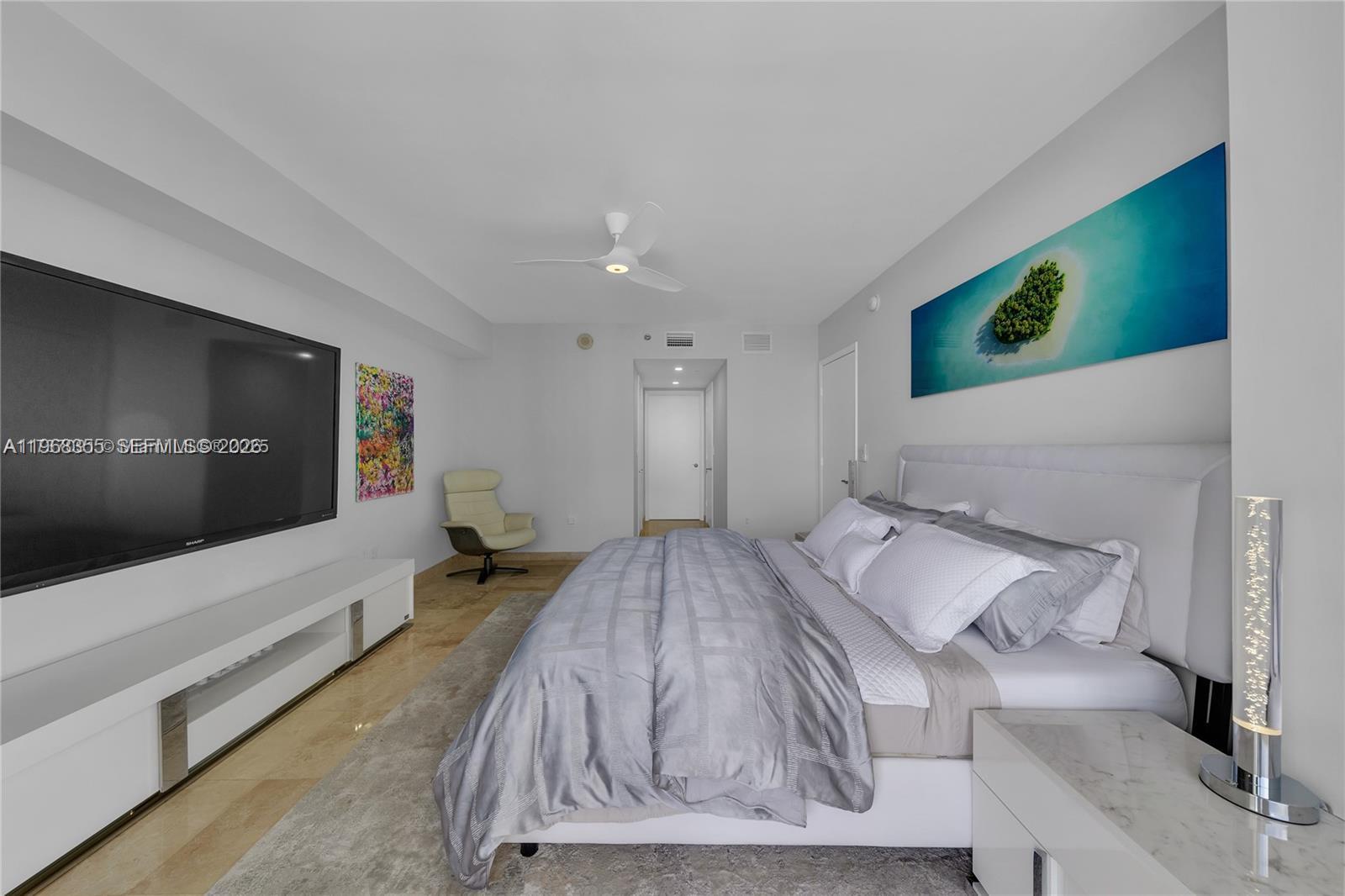 image Beach Club 215