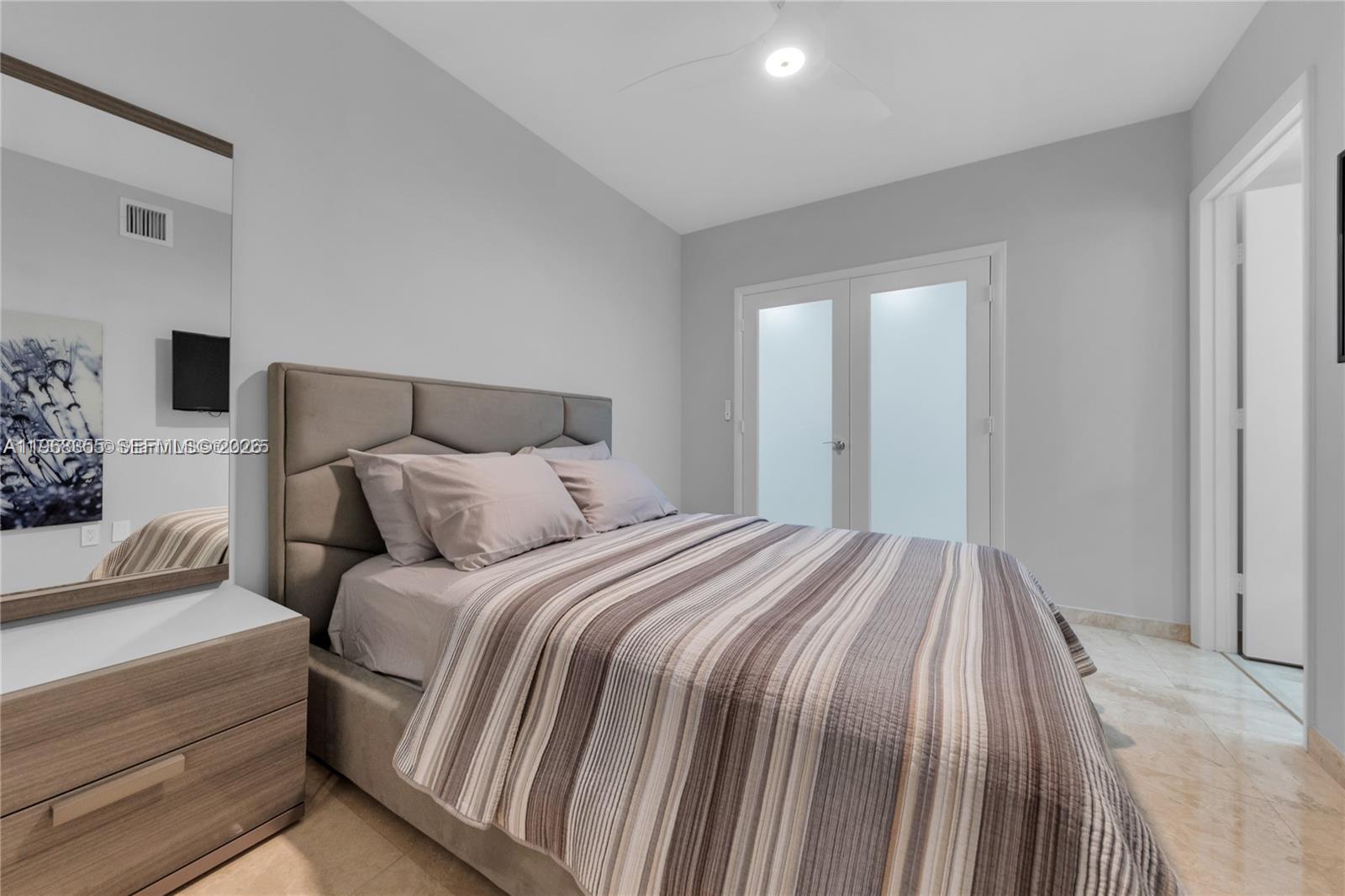 image Beach Club 223