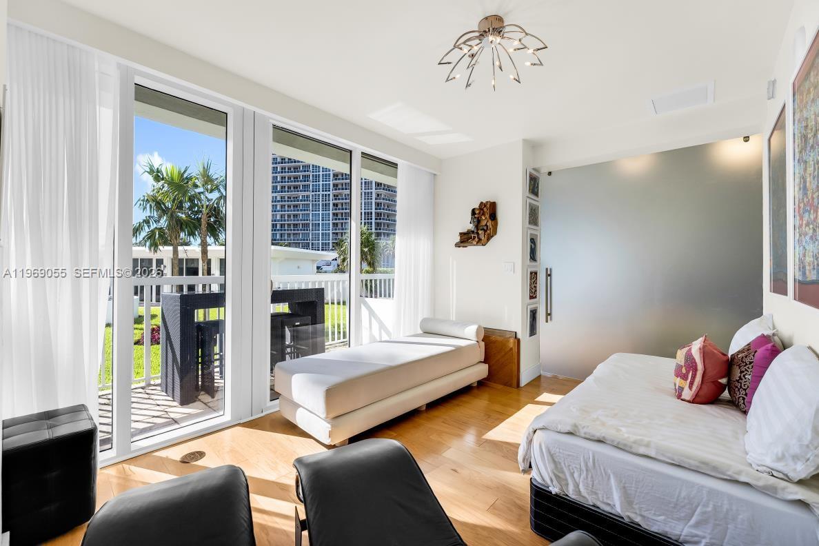 image Harbour House14