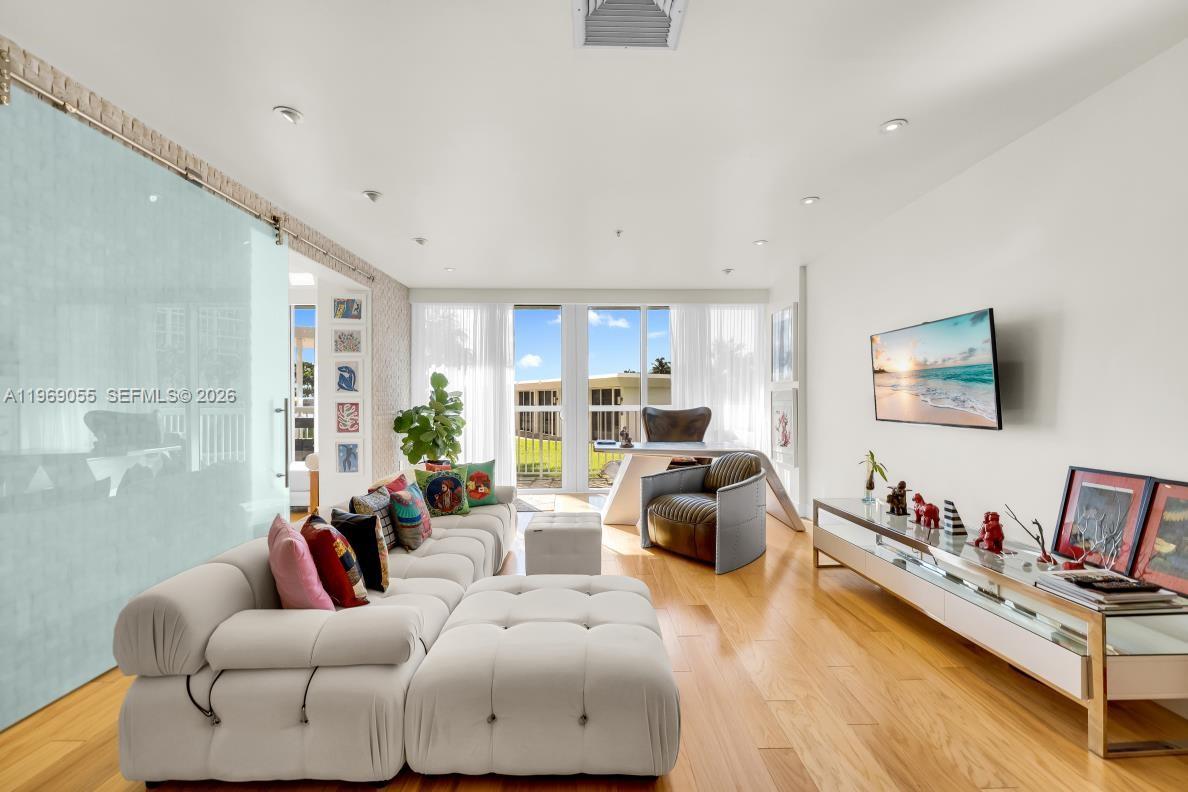 image Harbour House1