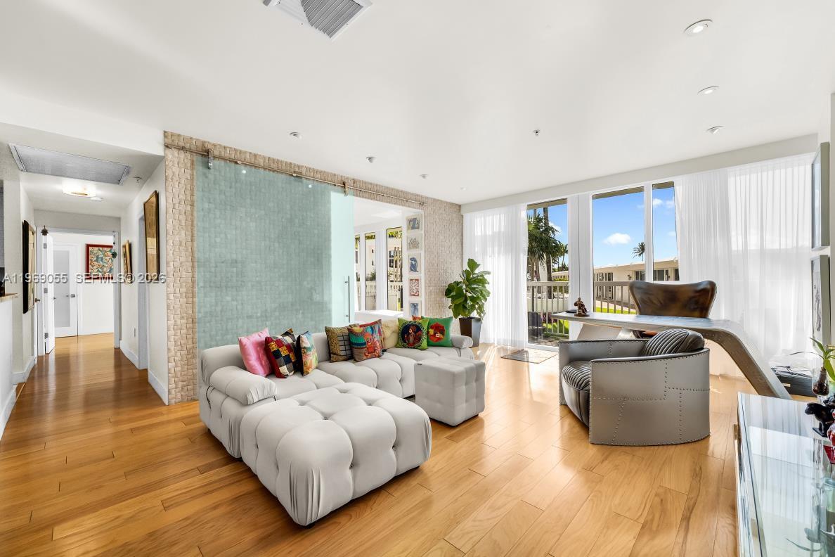 image Harbour House2