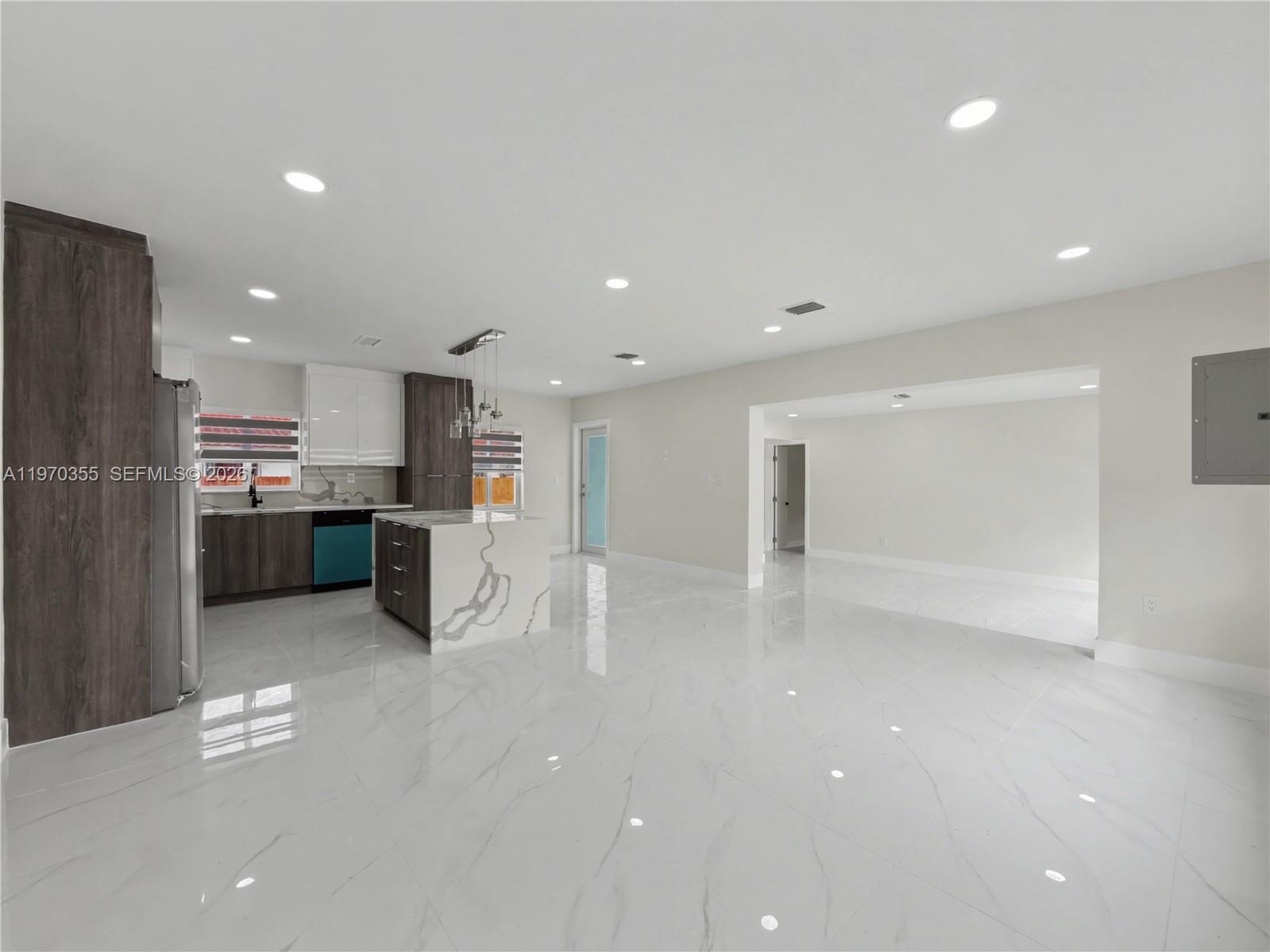 1530 SW 24th Ave Miami, FL 33145