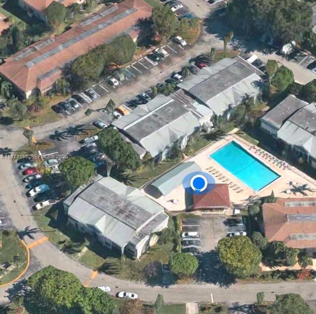 811 NE 199th St #202-33