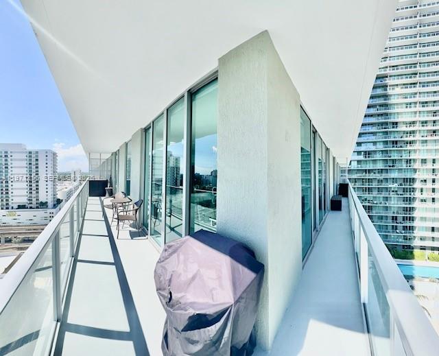 image Axis on Brickell South32