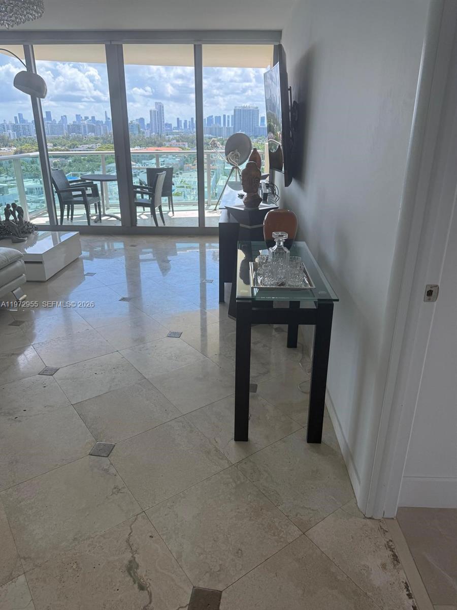 1455 Ocean Dr #1211 Miami Beach, FL 33139