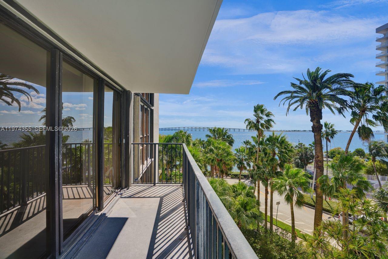 1450 Brickell Bay Dr #503