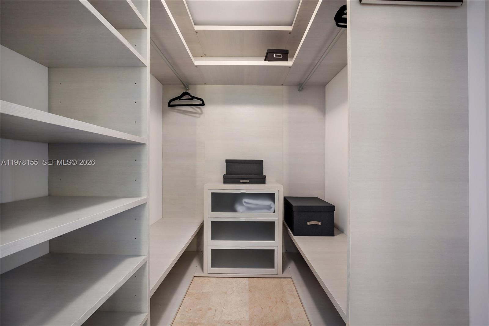 88 SW 7th St #1810 Miami, FL 33130