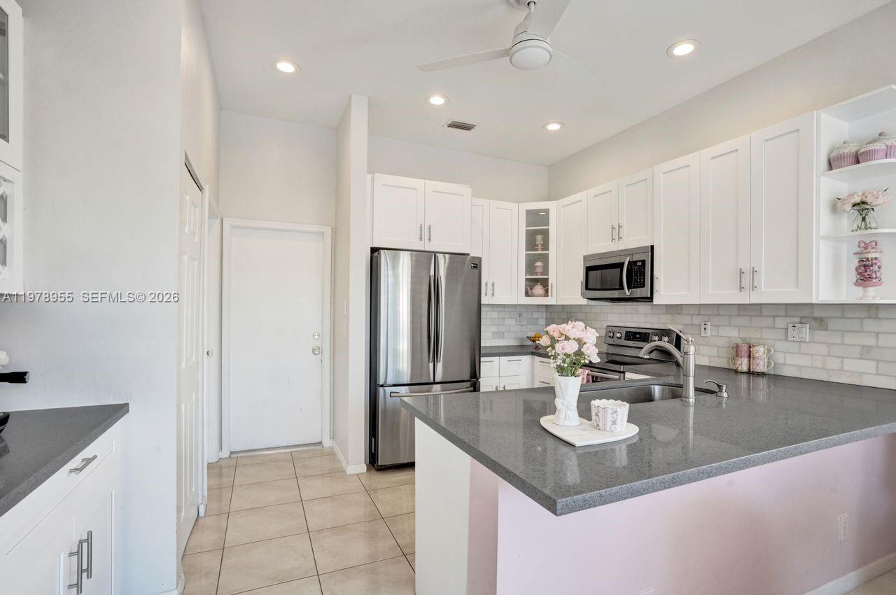 6928 NW 33rd St Margate, FL 33063