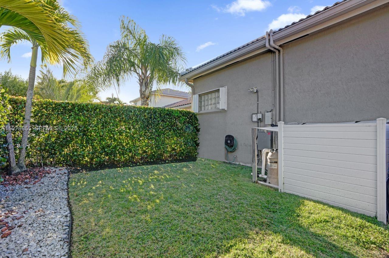 6928 NW 33rd St Margate, FL 33063