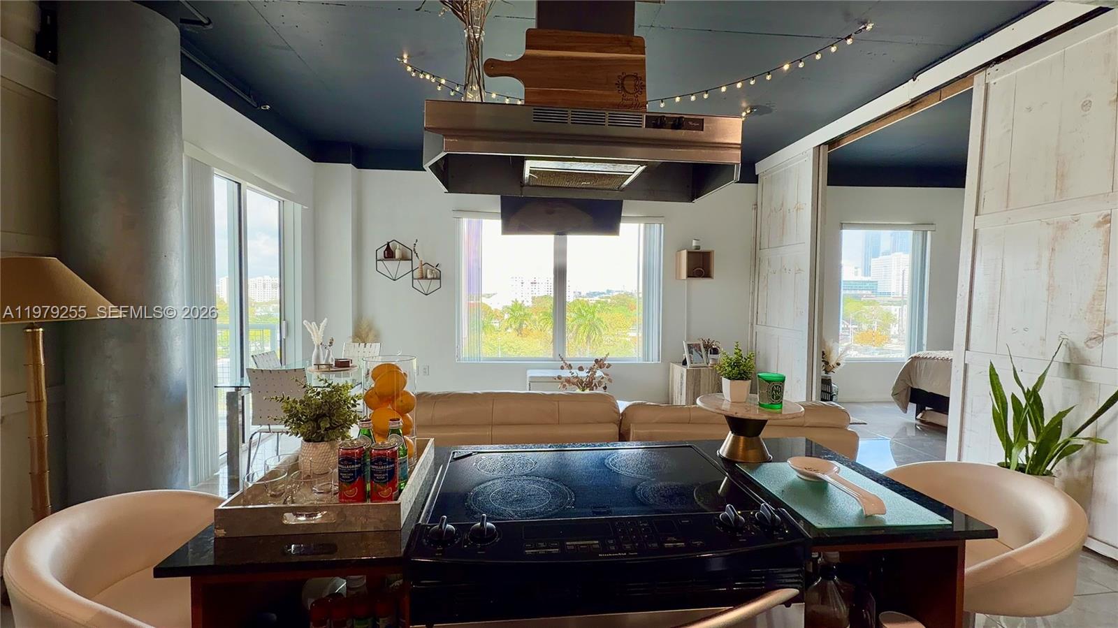 10 SW South Riv Dr #715 Miami, FL 33130