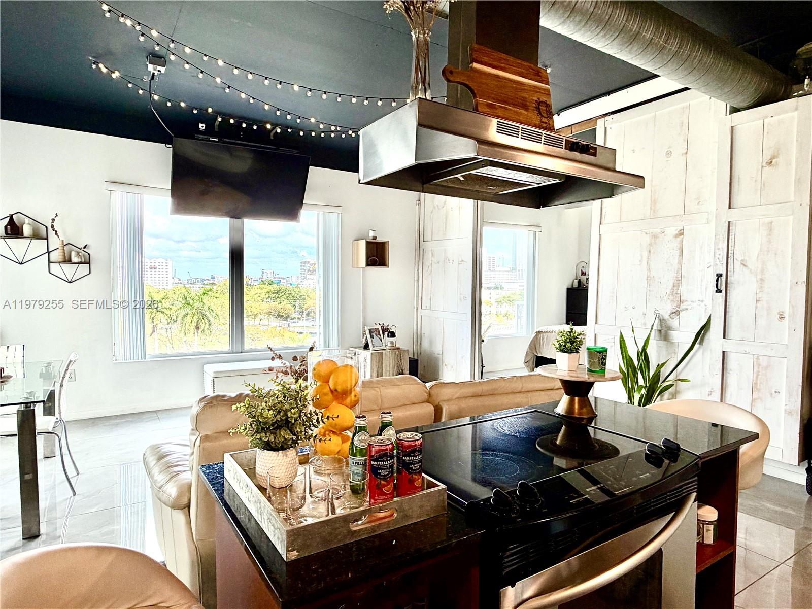 10 SW South Riv Dr #715 Miami, FL 33130