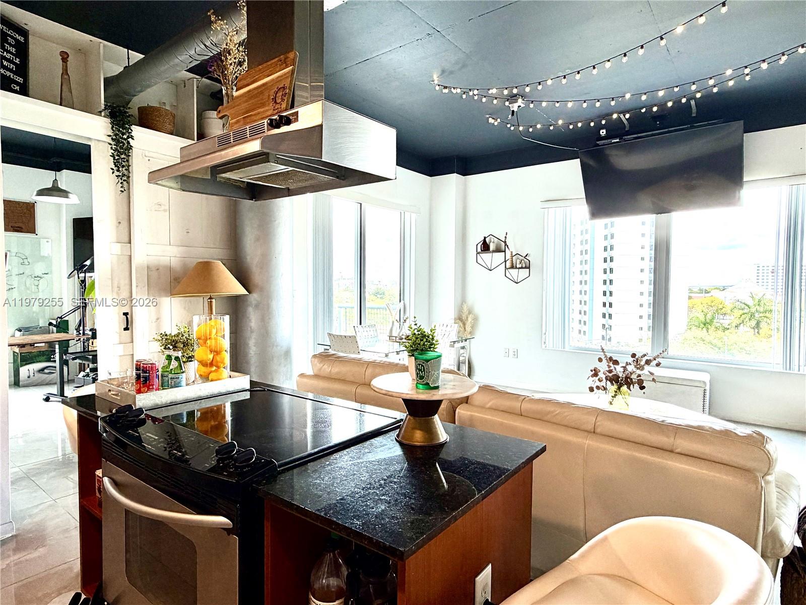 10 SW South Riv Dr #715 Miami, FL 33130