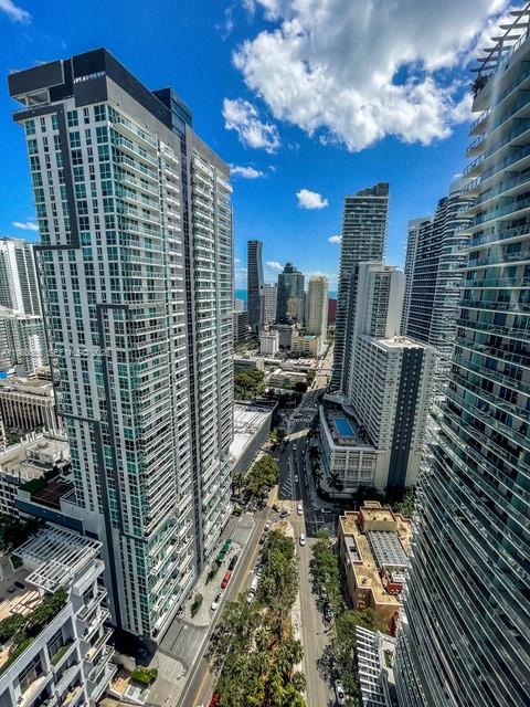 image Brickell Flatiron48