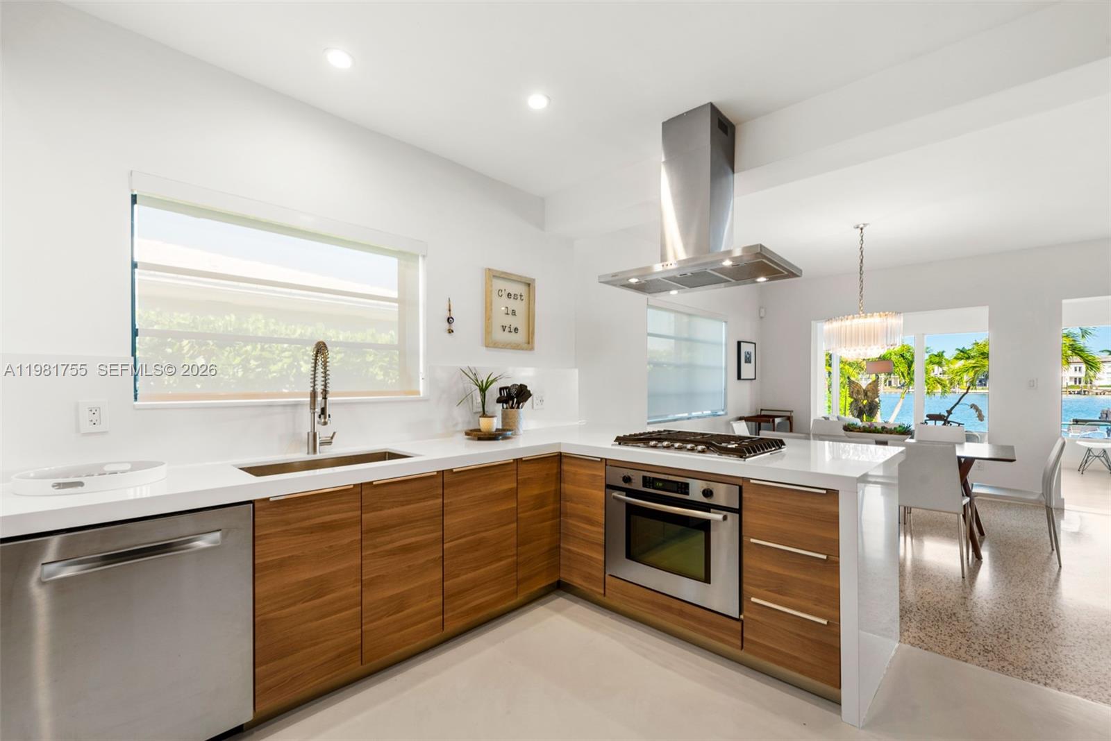 365 N Shore Dr Miami Beach, FL 33141