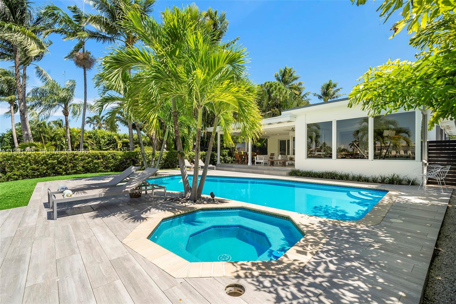 365 N Shore Dr Miami Beach, FL 33141