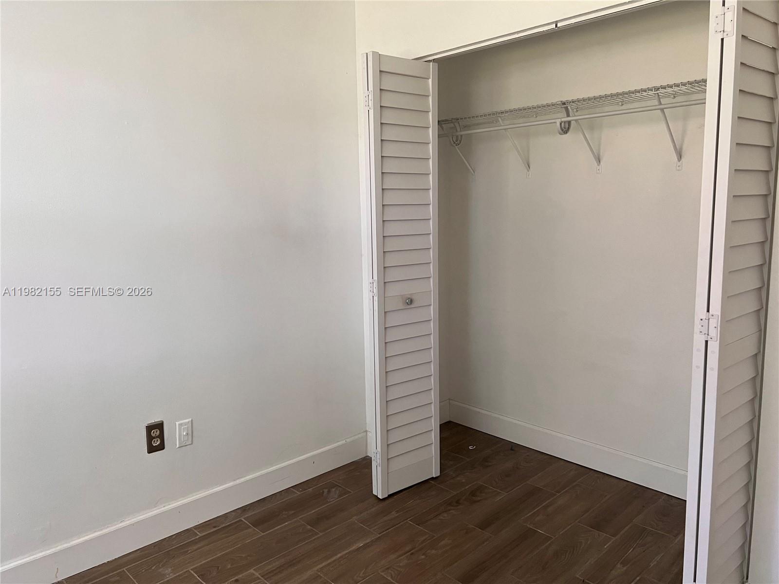 15610 SW 80th St #J-105 Miami, FL 33193