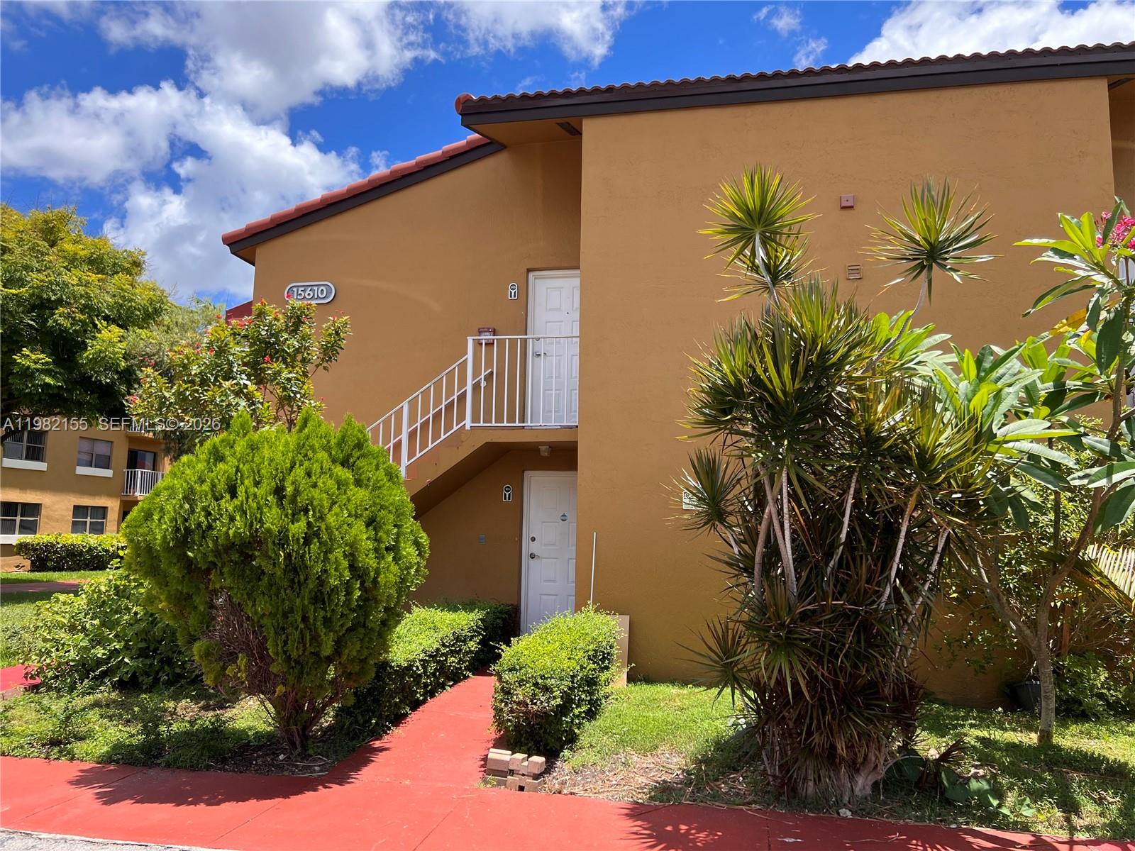 15610 SW 80th St #J-105 Miami, FL 33193