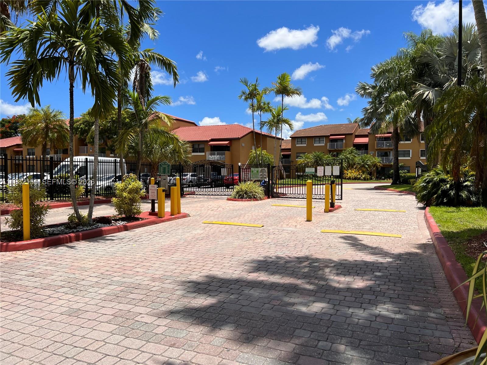 15610 SW 80th St #J-105 Miami, FL 33193