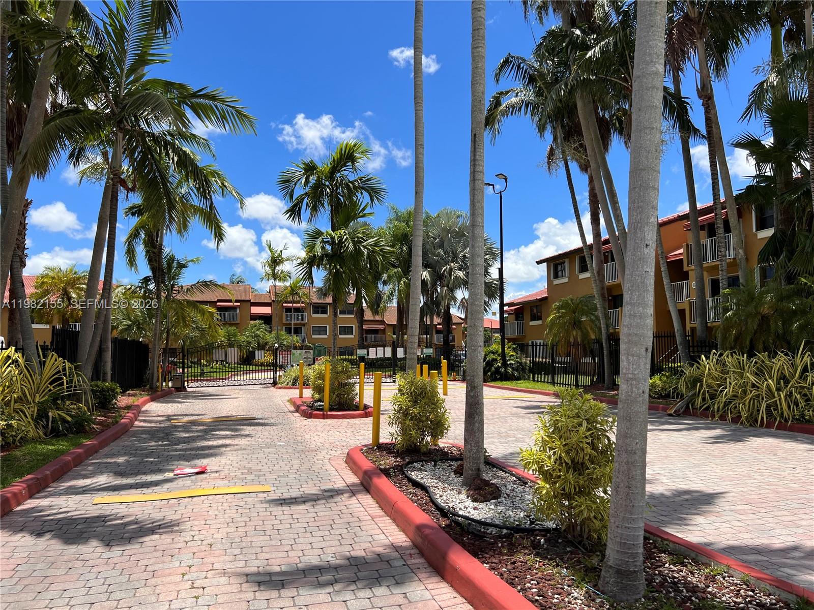 15610 SW 80th St #J-105 Miami, FL 33193