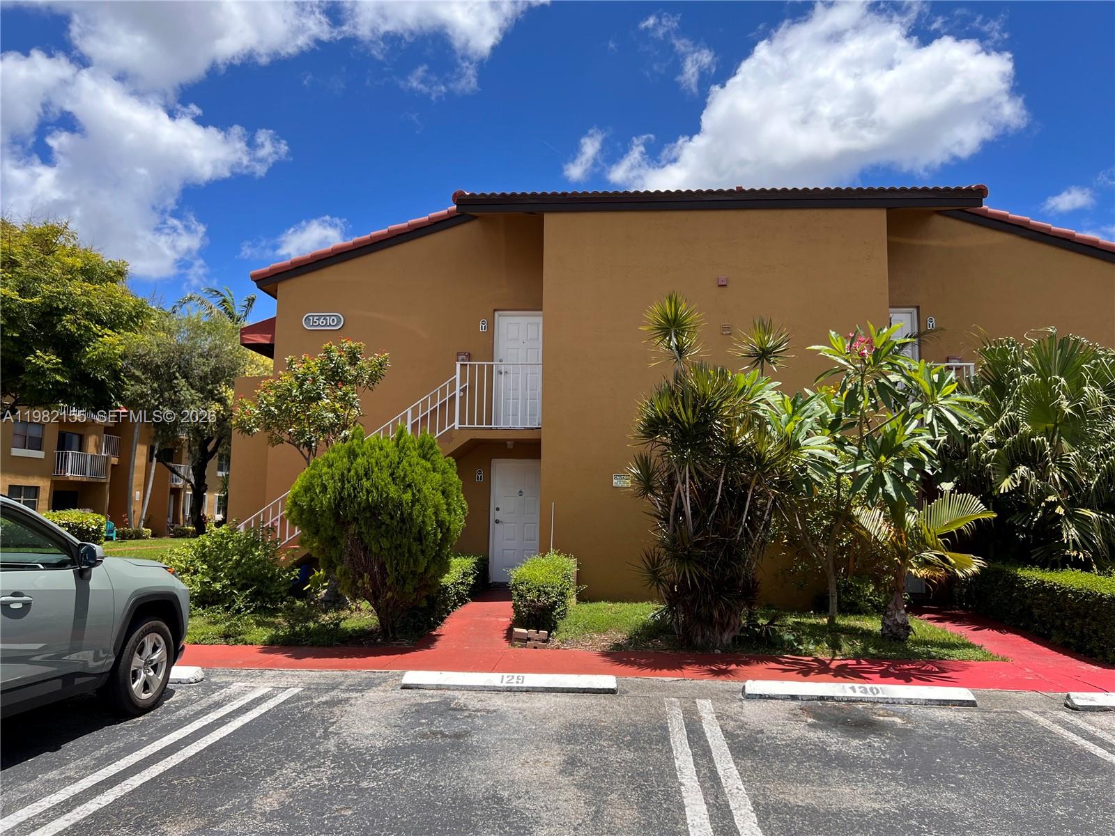 15610 SW 80th St #J-105 Miami, FL 33193
