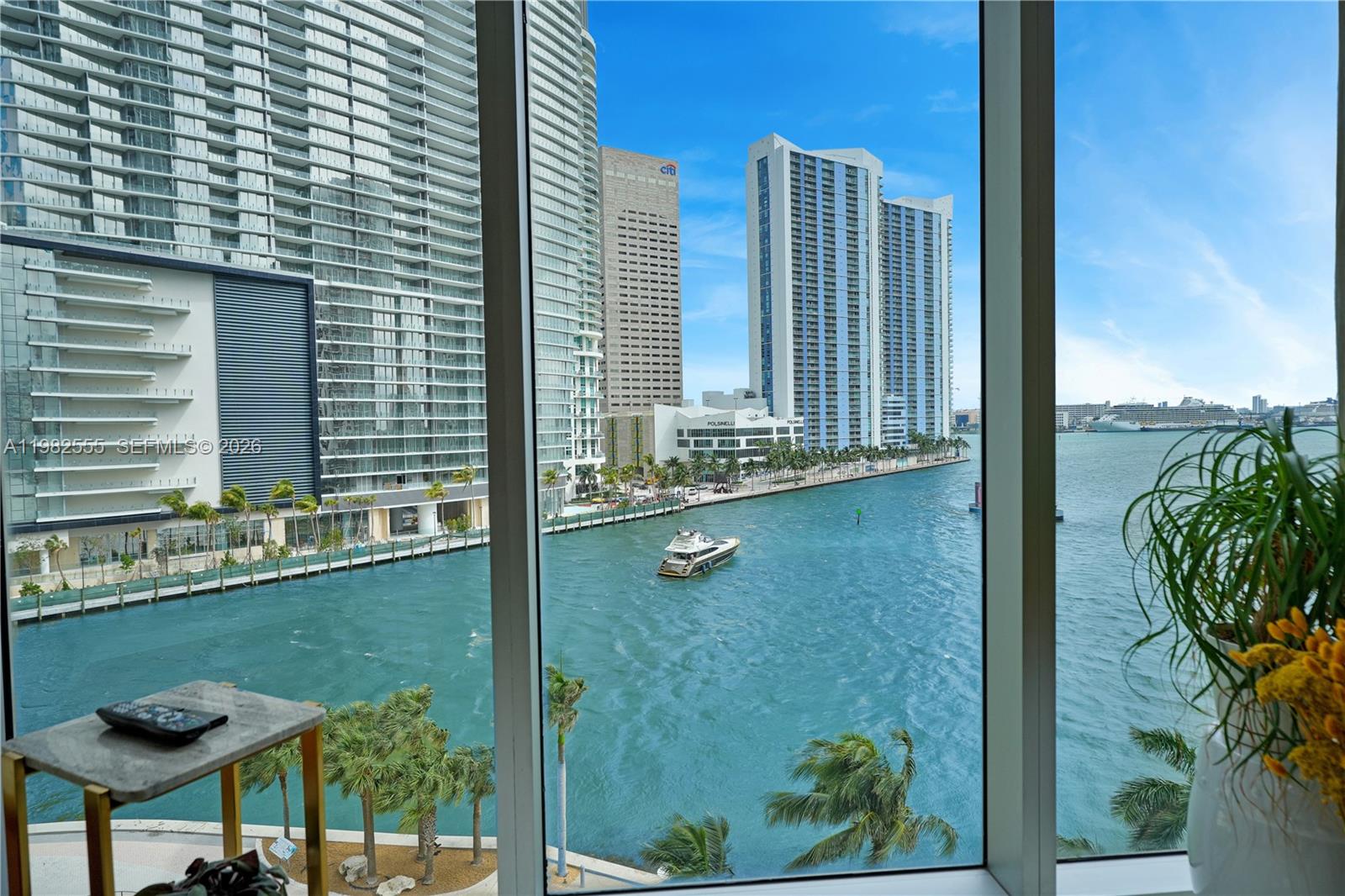 image Icon Brickell I1