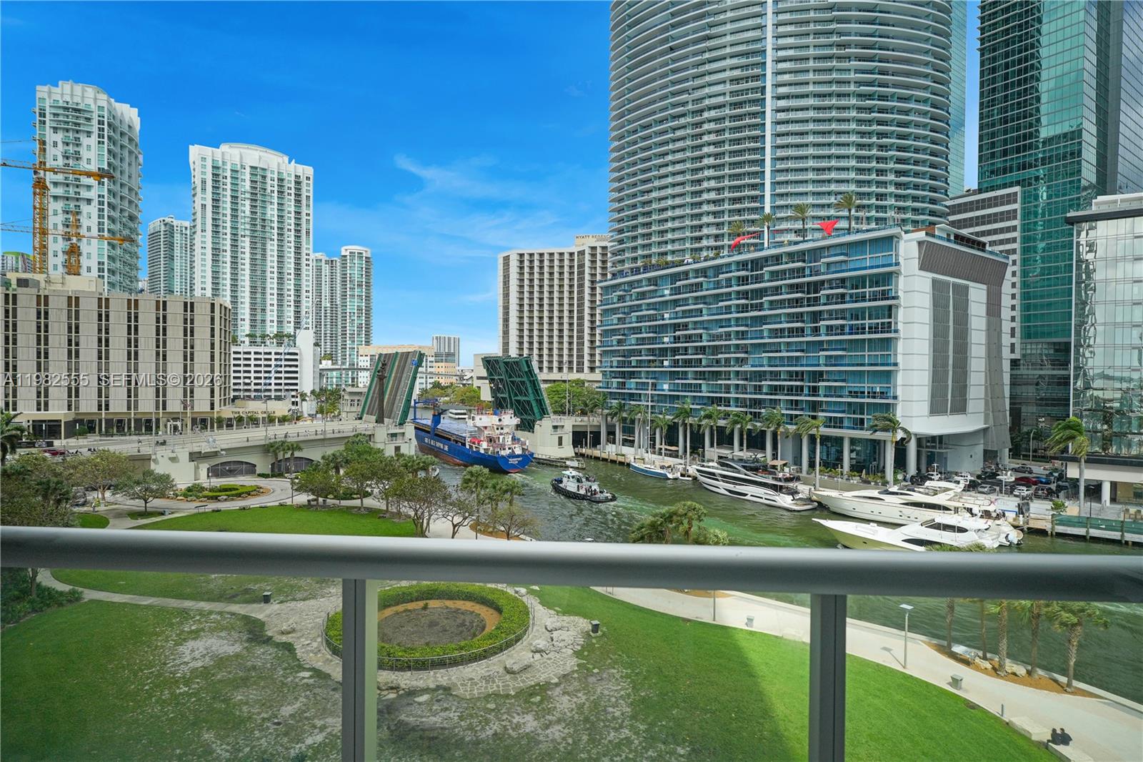 image Icon Brickell I33