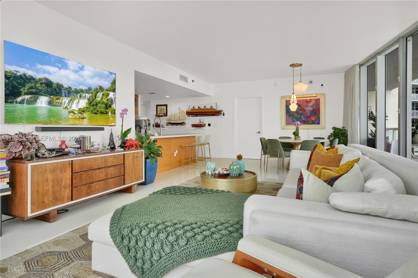 image Icon Brickell I8