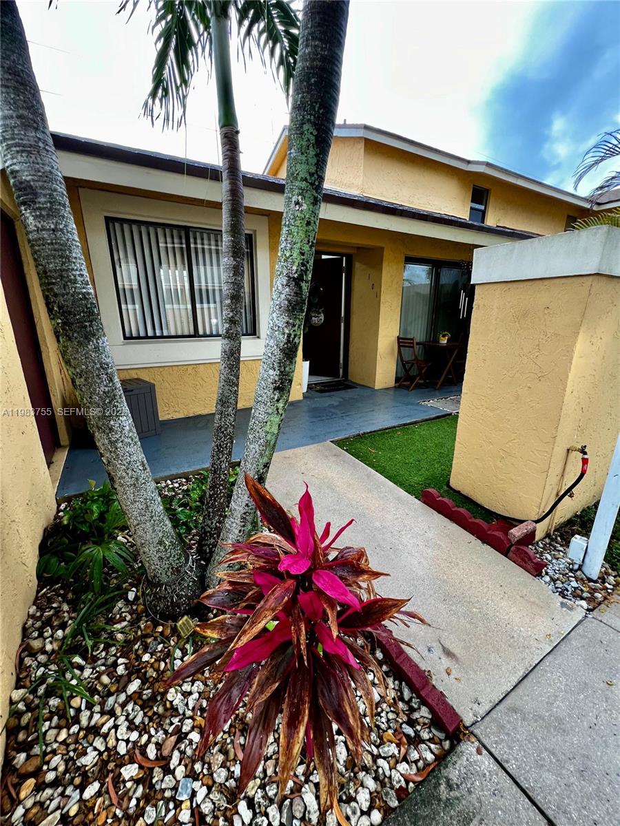 505 NW 214th St #101