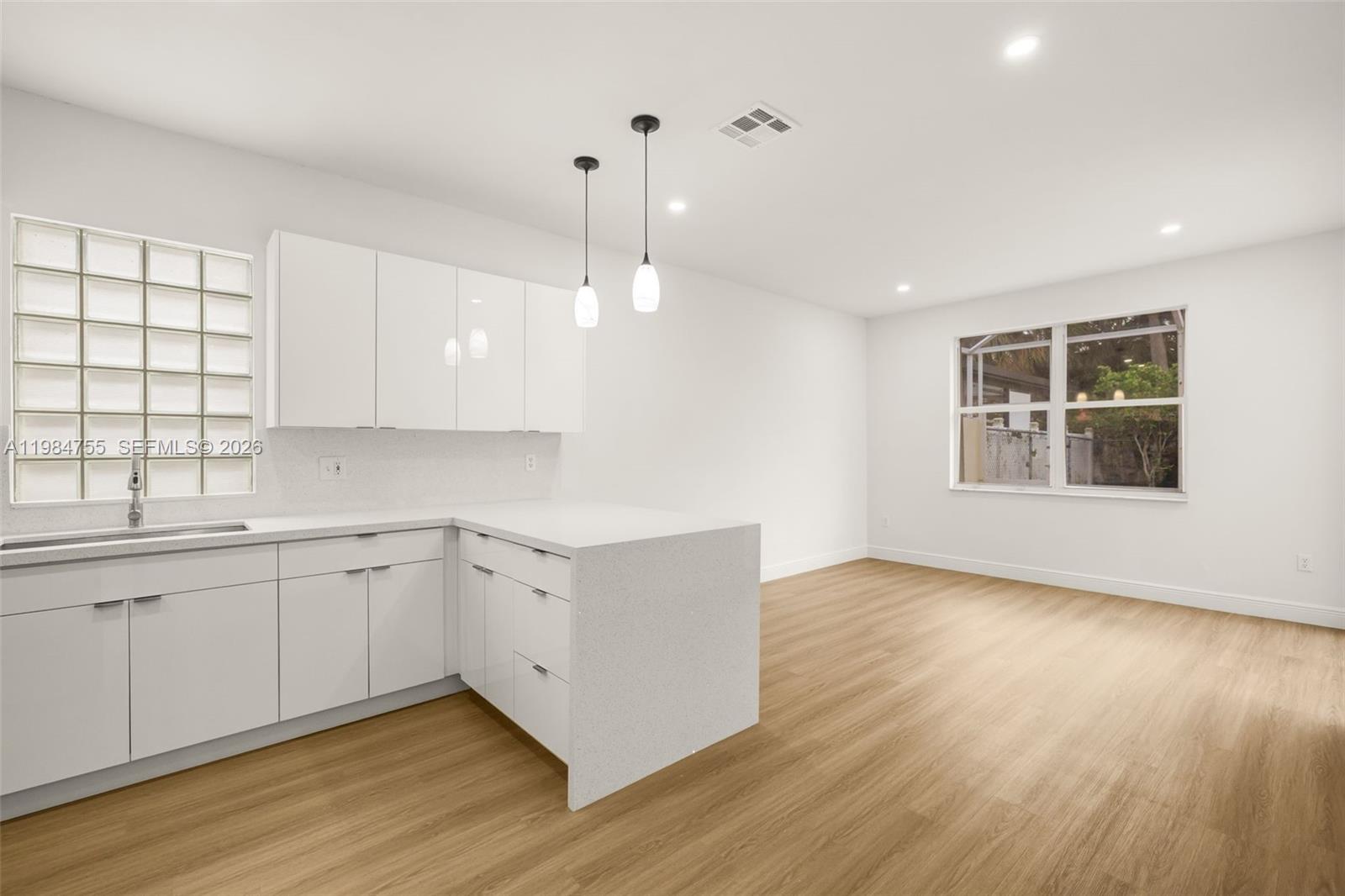 1392 NW 159th Ln Pembroke Pines, FL 33028