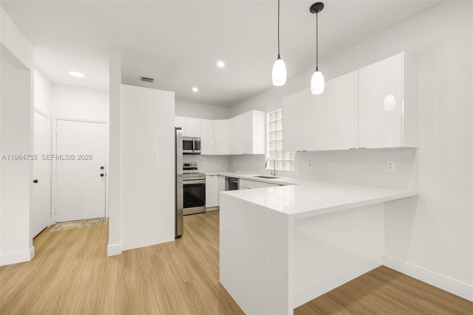 1392 NW 159th Ln Pembroke Pines, FL 33028