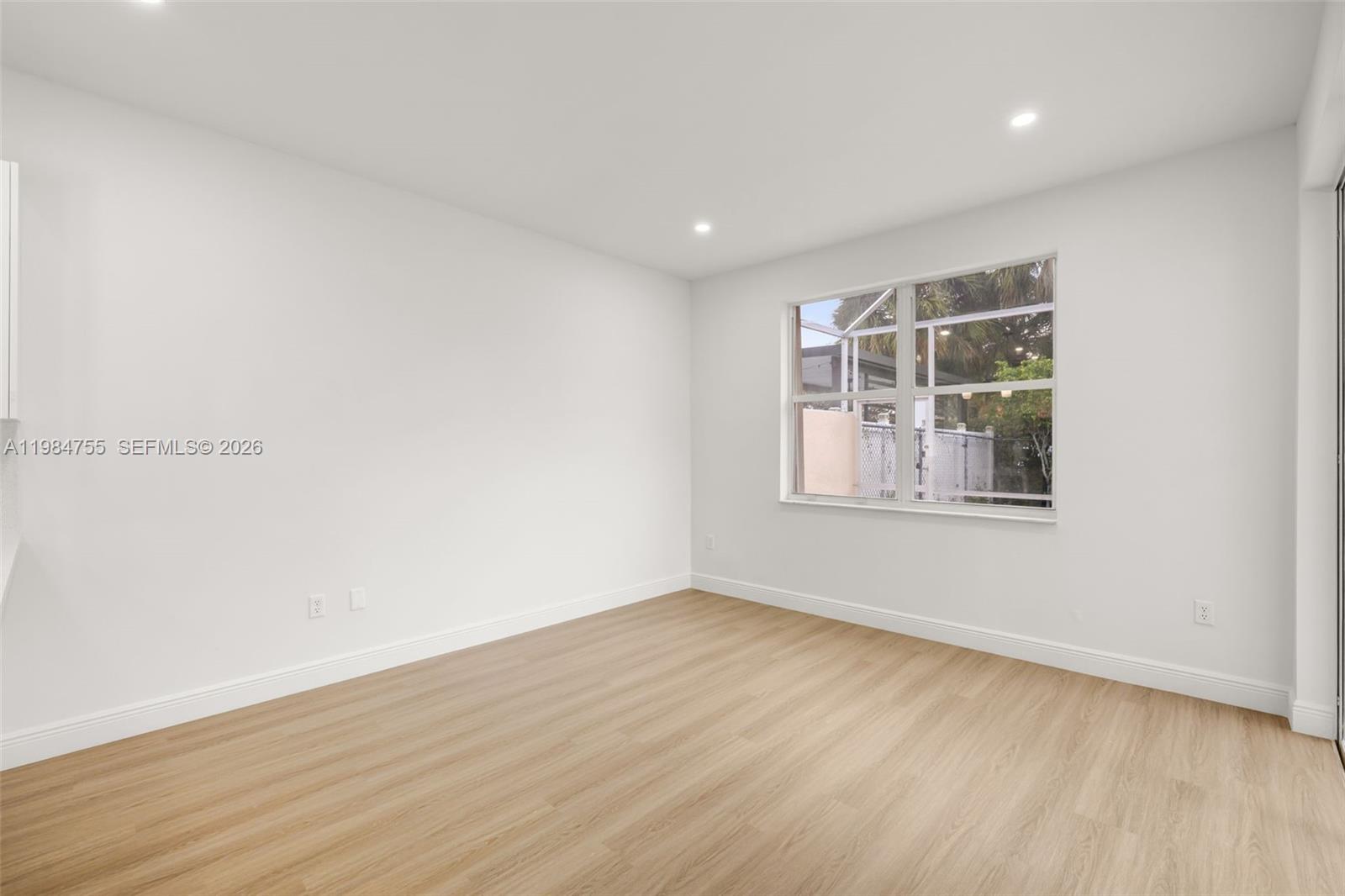 1392 NW 159th Ln Pembroke Pines, FL 33028