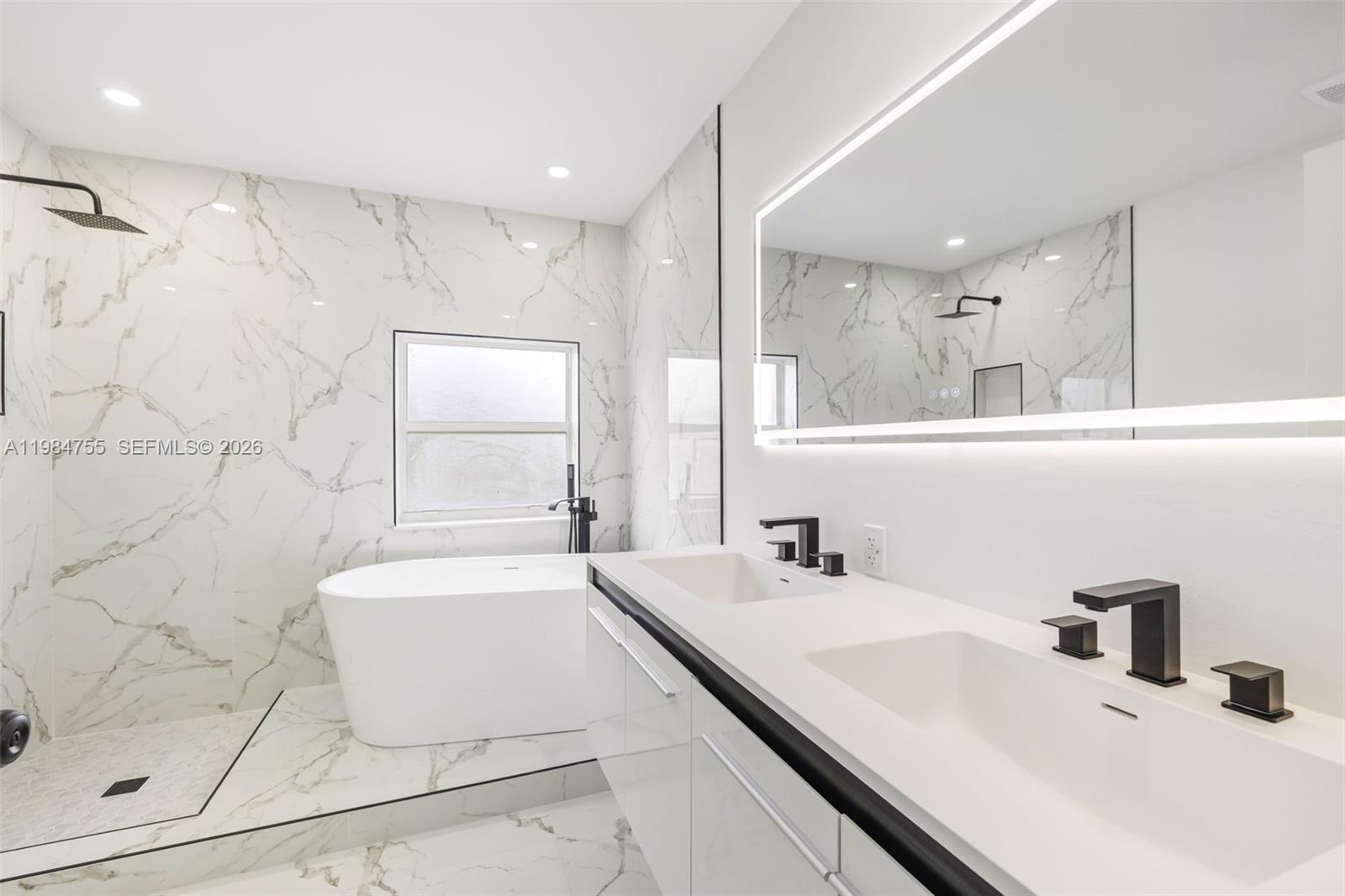 1392 NW 159th Ln Pembroke Pines, FL 33028