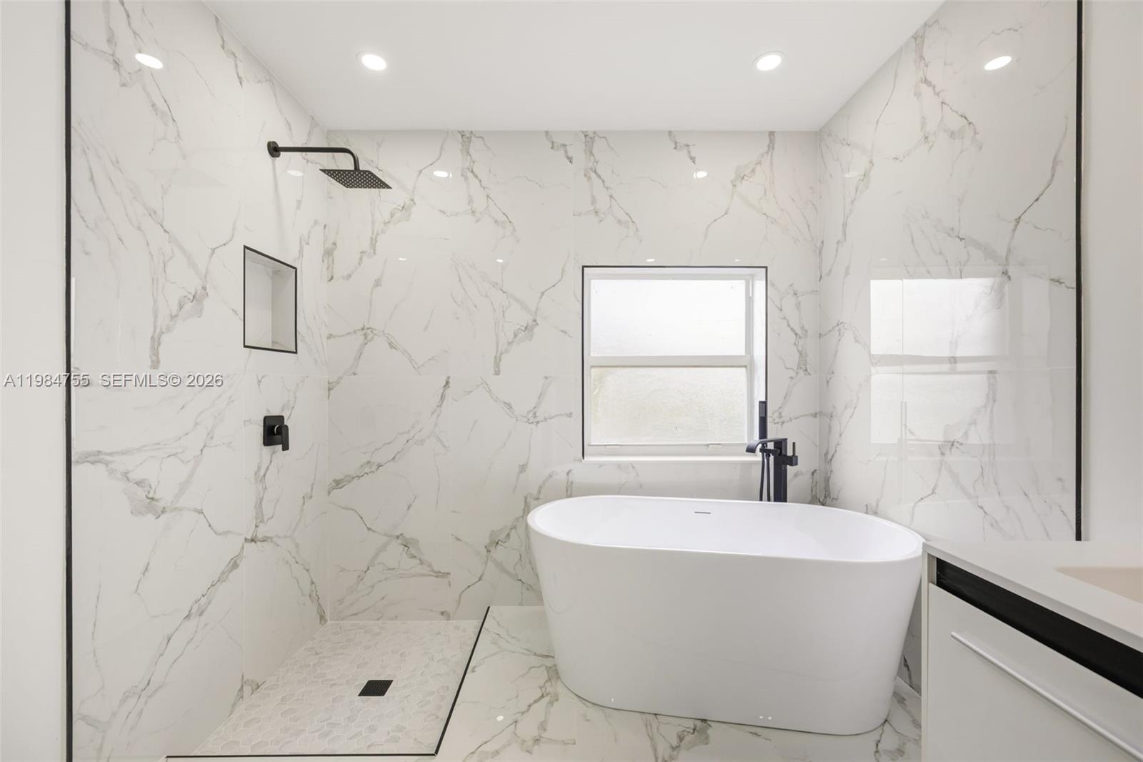 1392 NW 159th Ln Pembroke Pines, FL 33028