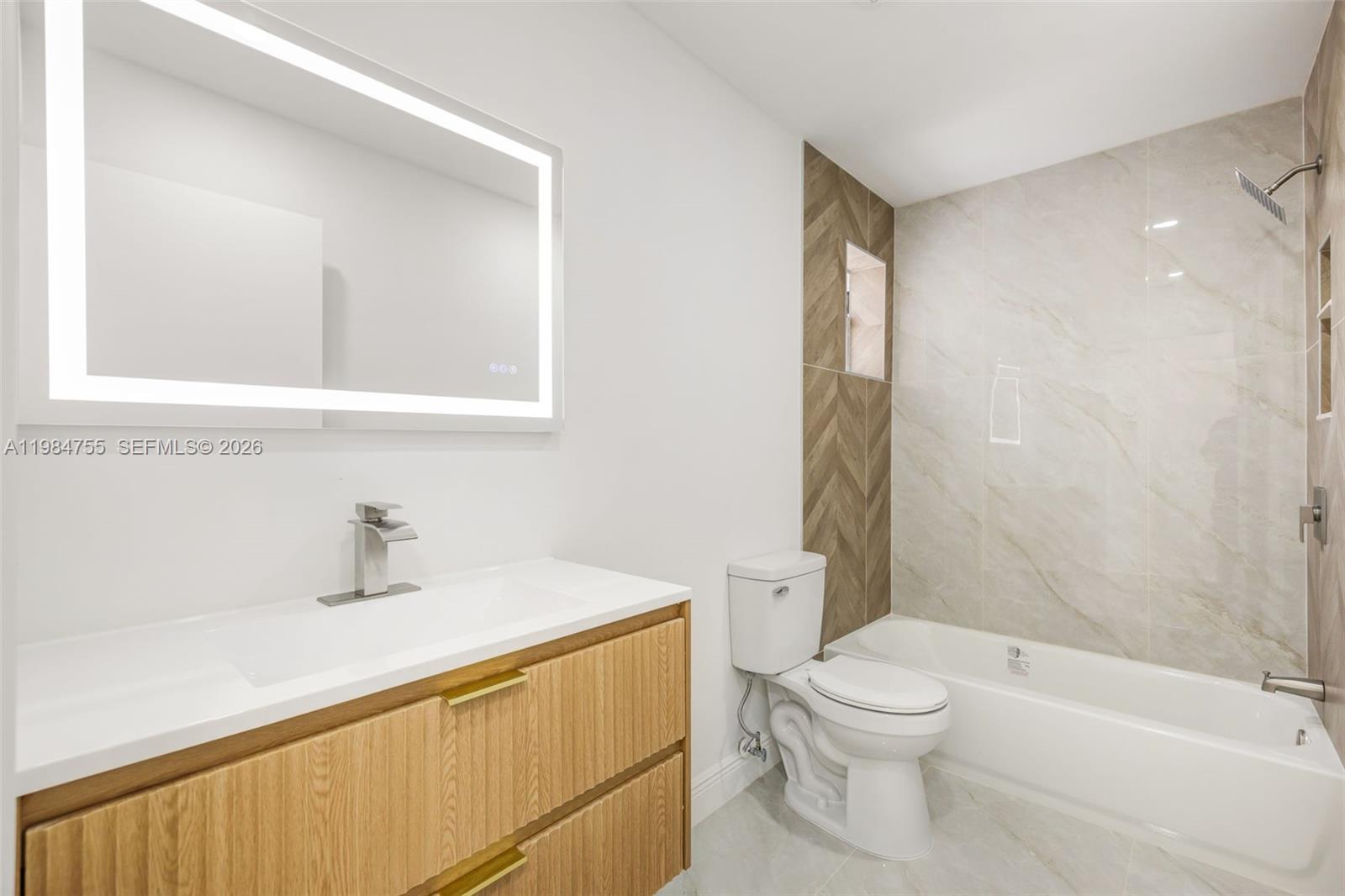 1392 NW 159th Ln Pembroke Pines, FL 33028