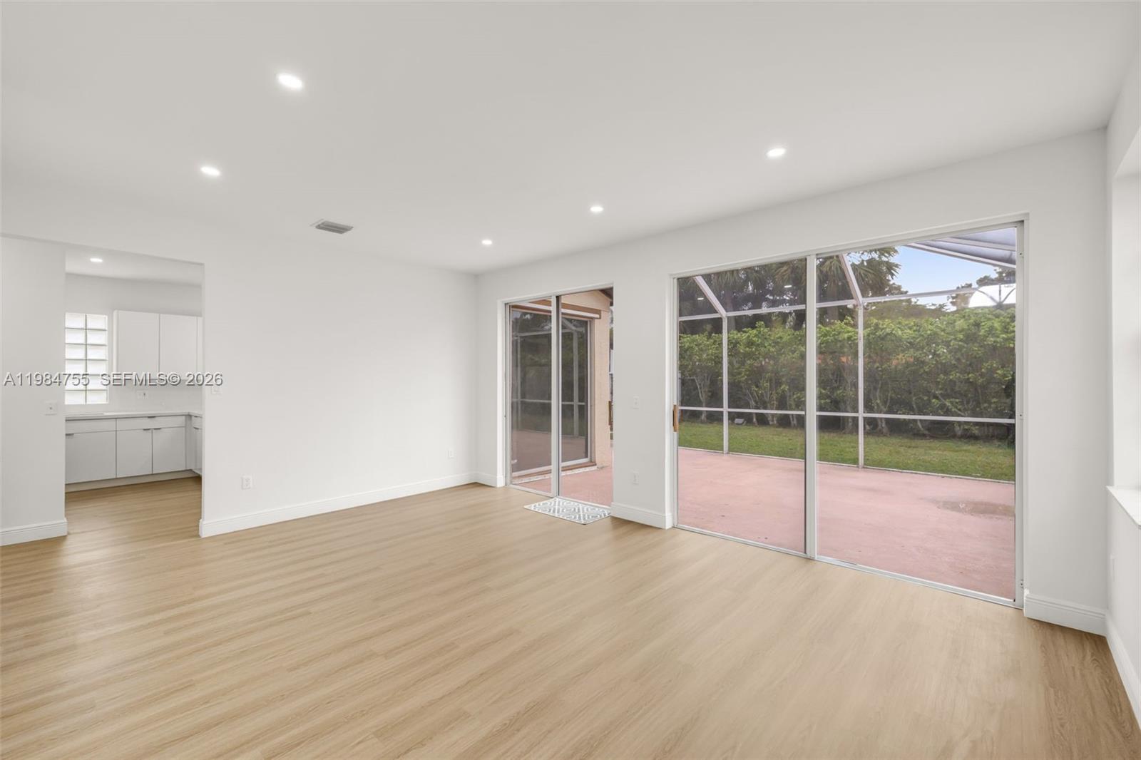 1392 NW 159th Ln Pembroke Pines, FL 33028