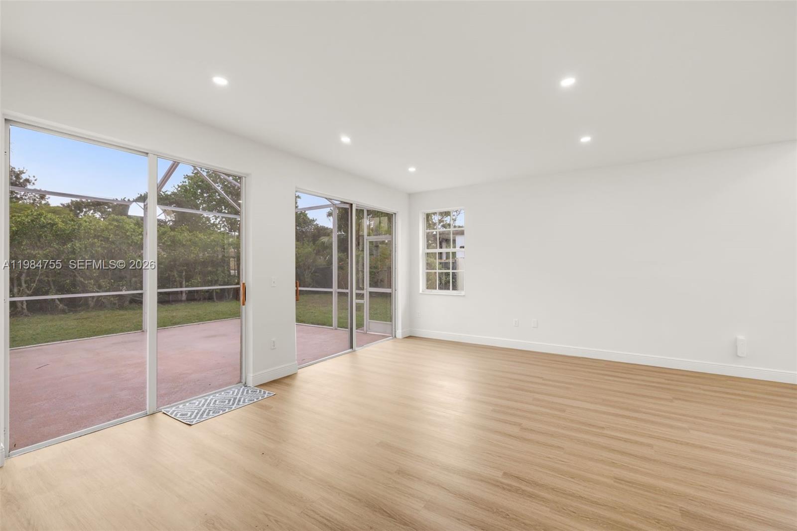 1392 NW 159th Ln Pembroke Pines, FL 33028