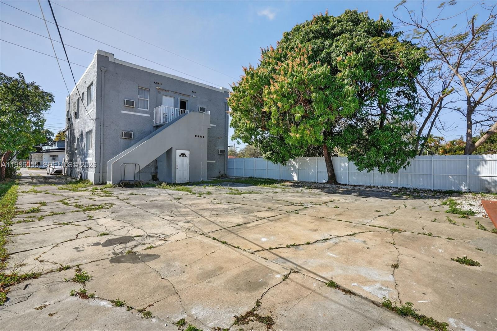 767 NW 35th St Miami, FL 33127