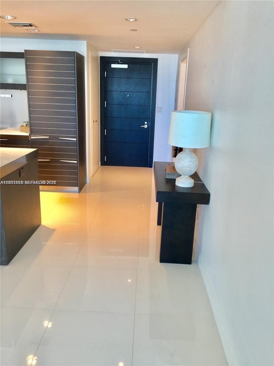 200 Biscayne Blvd Way #3712 Miami, FL 33131