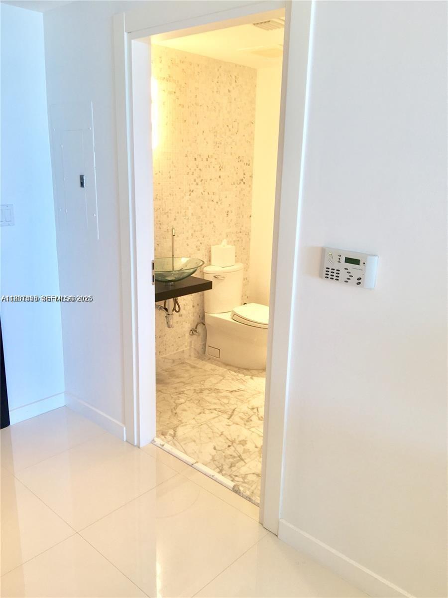 200 Biscayne Blvd Way #3712 Miami, FL 33131